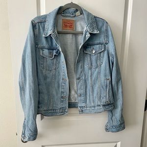 Women’s Levi’s Denim Jacket (Size L)